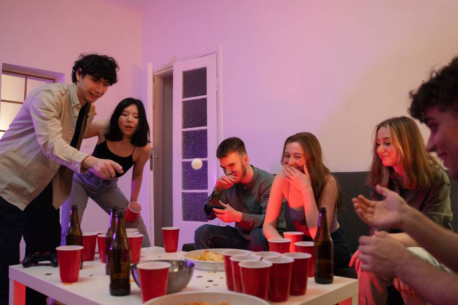 pary room 要申請咩牌照